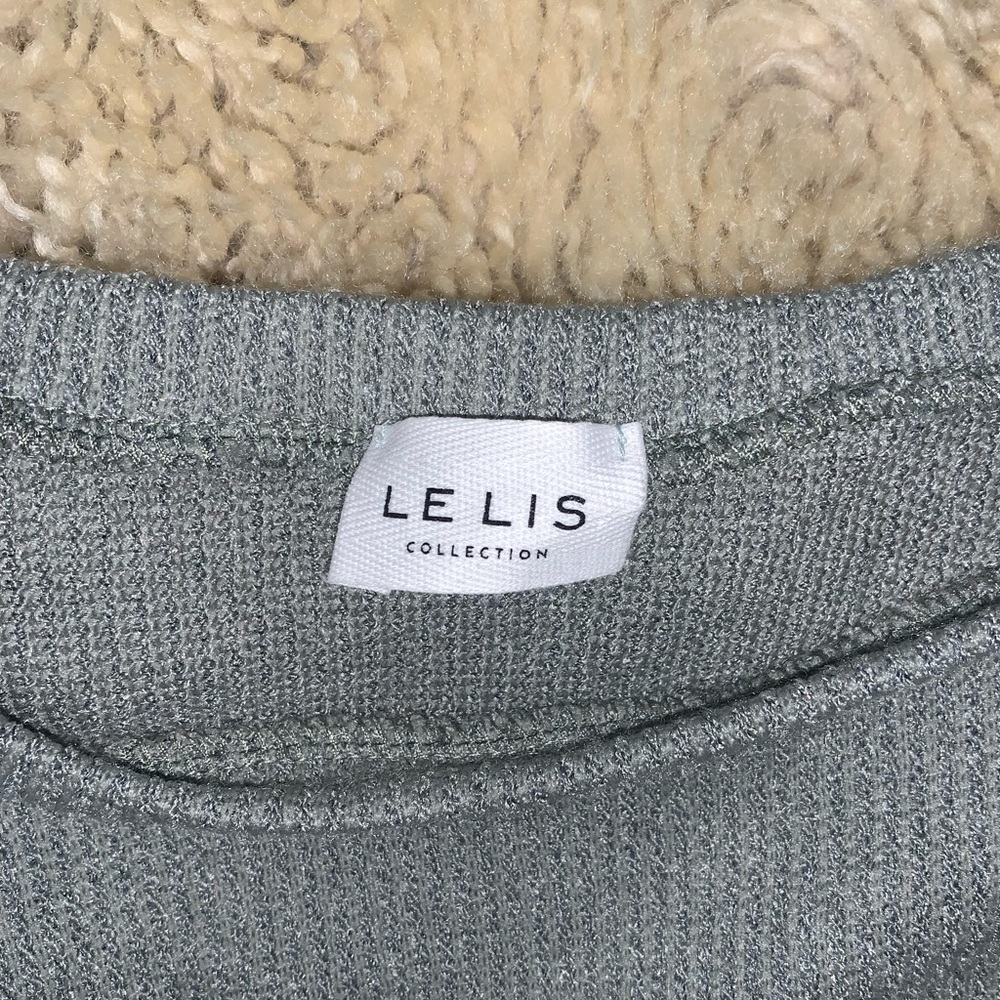 Women’s green cropped sweater